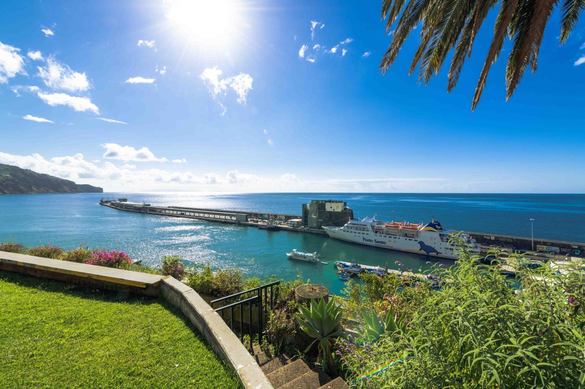 Pestana Casino Park Hotel & Casino Фуншал Екстериор снимка Funchal's port