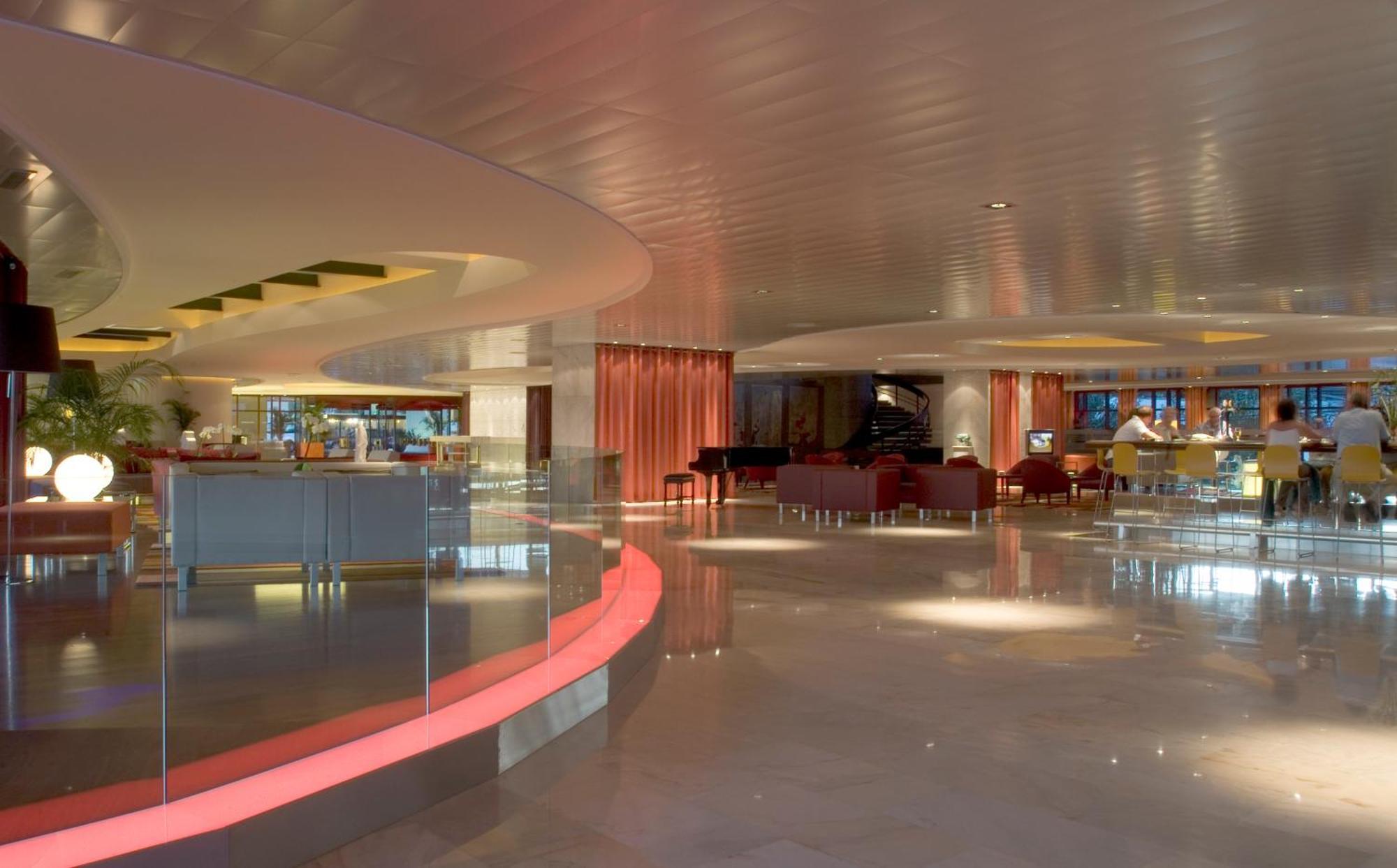 Pestana Casino Park Hotel & Casino Фуншал Екстериор снимка The lobby of the hotel