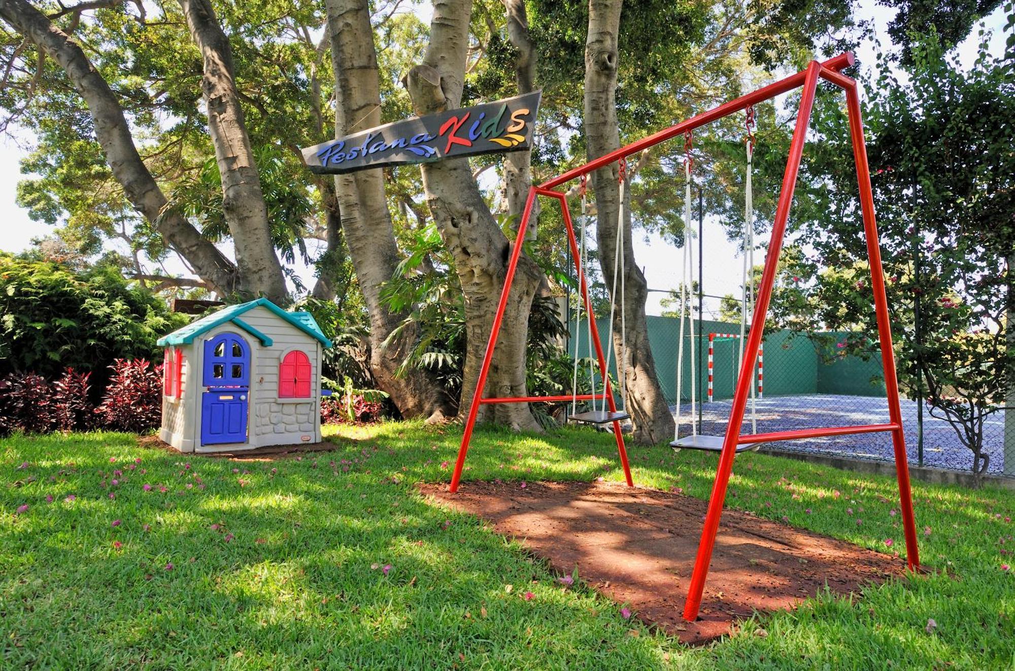 Pestana Casino Park Hotel & Casino Фуншал Екстериор снимка Playground at the school
