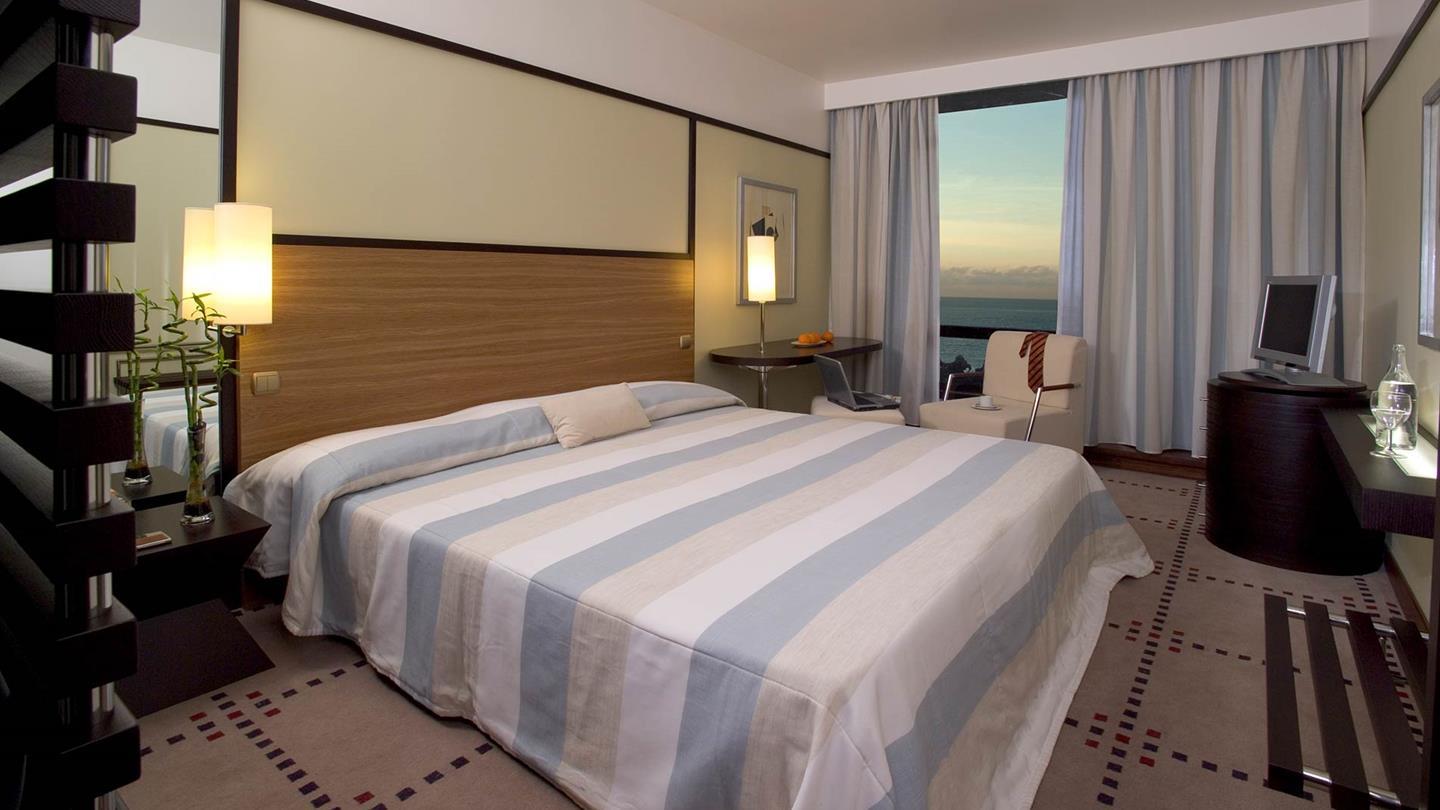 Pestana Casino Park Hotel & Casino Фуншал Екстериор снимка A bedroom