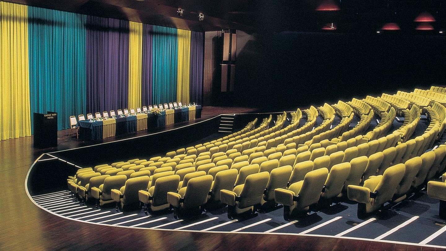 Pestana Casino Park Hotel & Casino Фуншал Съоръжения снимка The interior of the main theatre