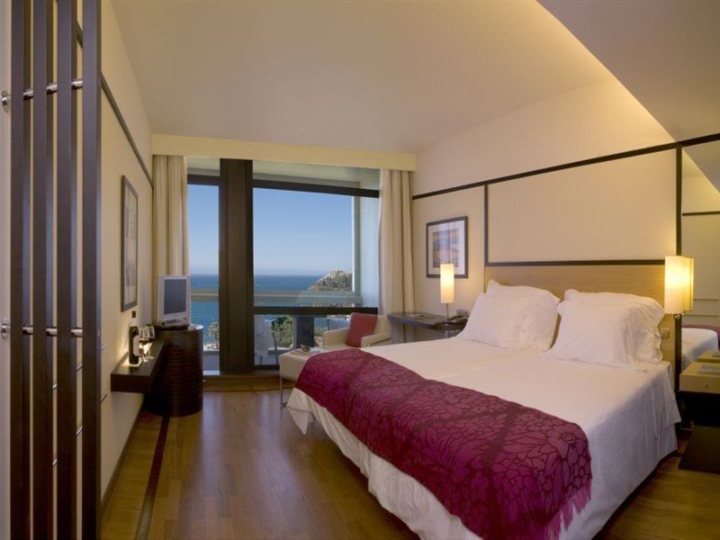 Pestana Casino Park Hotel & Casino Фуншал Екстериор снимка A room at the hotel